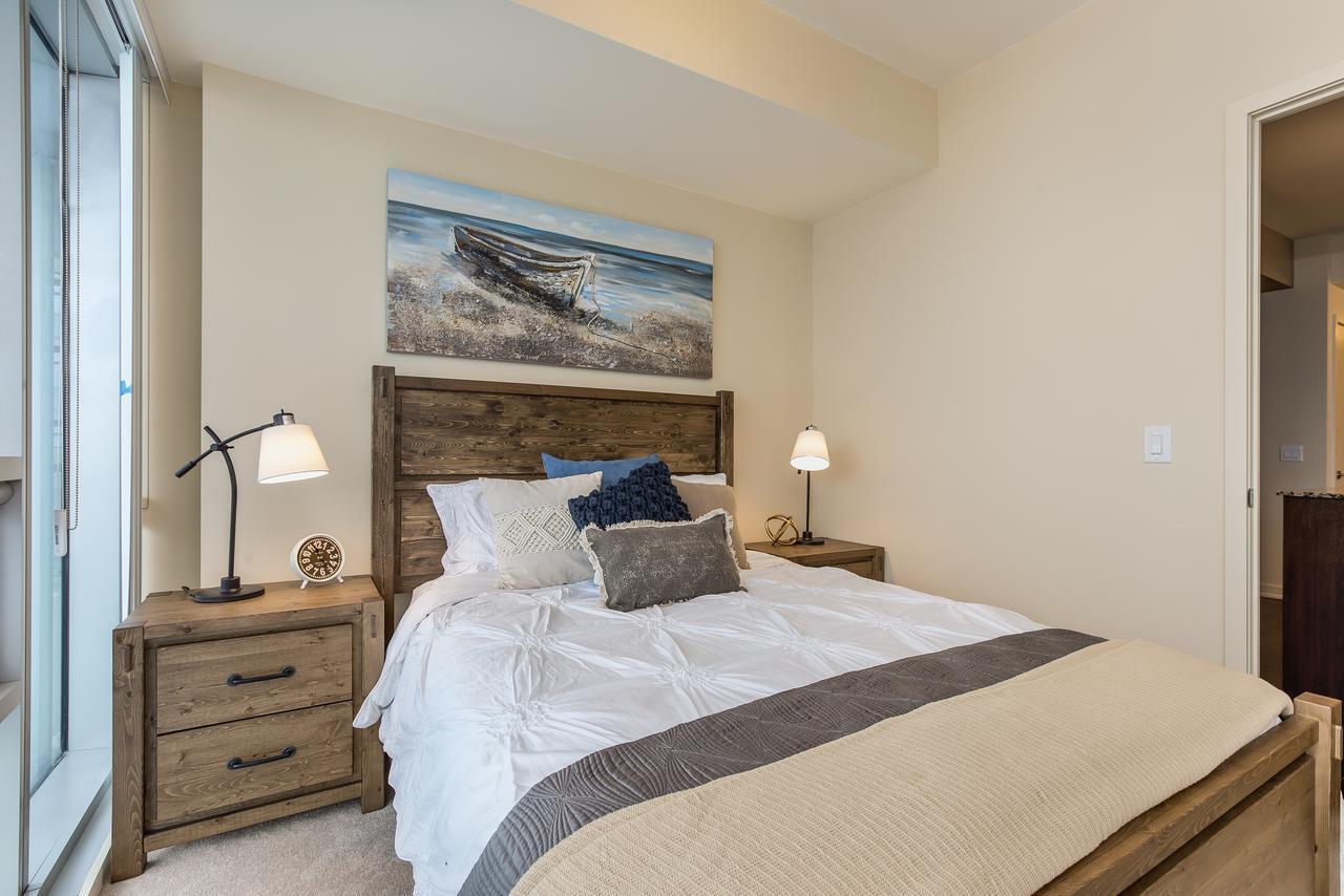 Upscale 3-Bedroom With Gorgeous Lake View Toronto Esterno foto